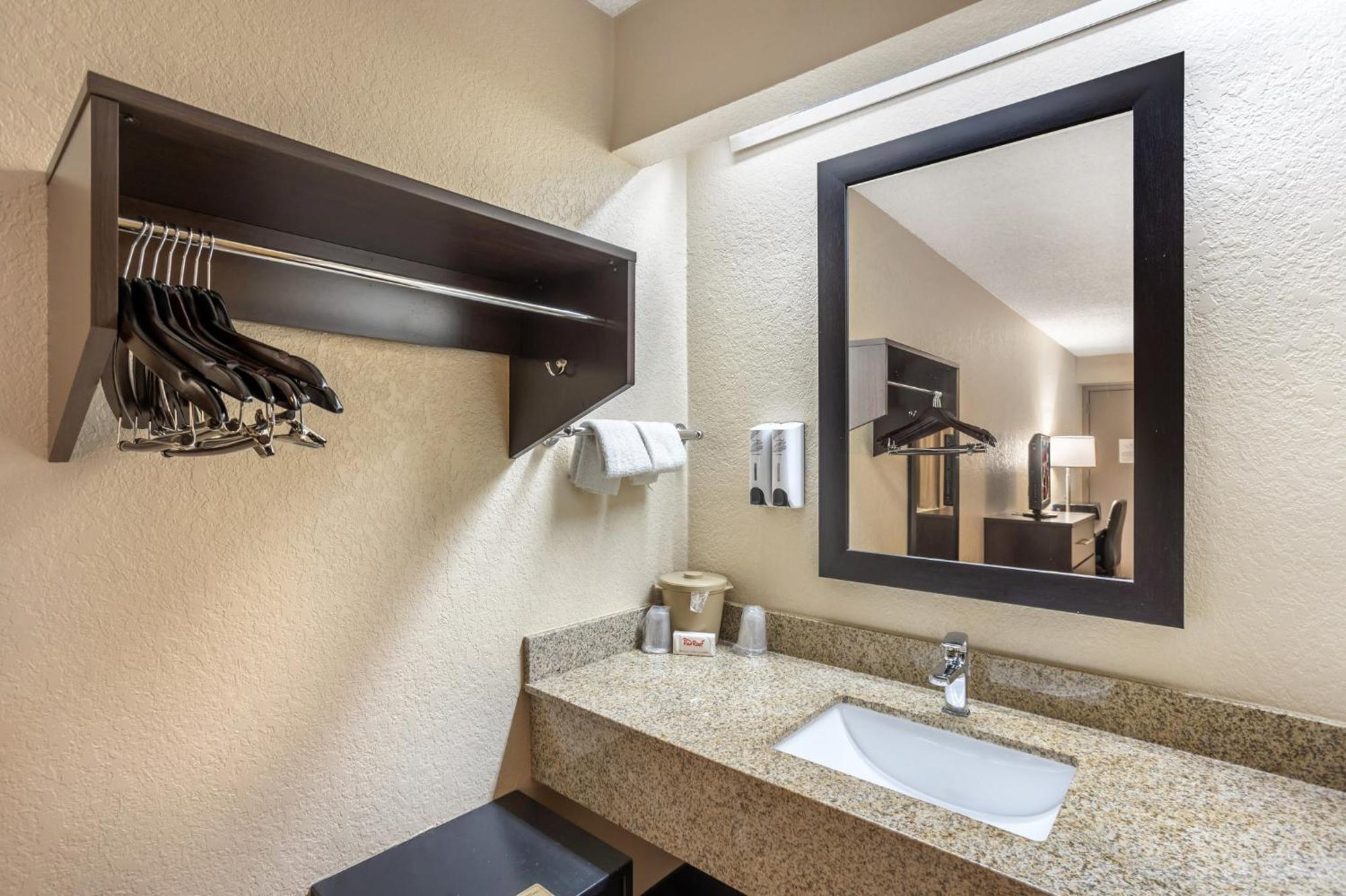 Red Roof Inn Danville, Pa Екстериор снимка